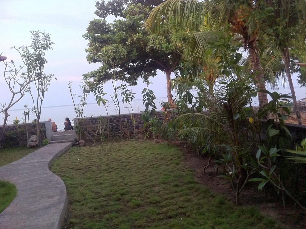 Amed Sari Beach Guesthouse ภายนอก รูปภาพ