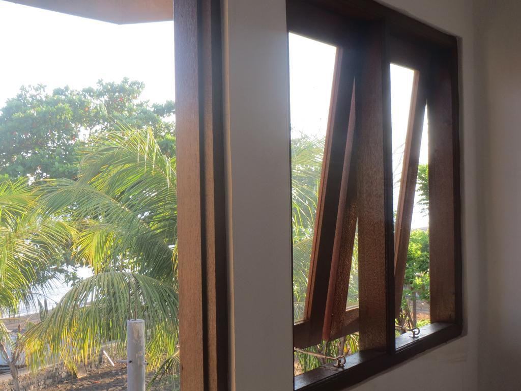 Amed Sari Beach Guesthouse ภายนอก รูปภาพ