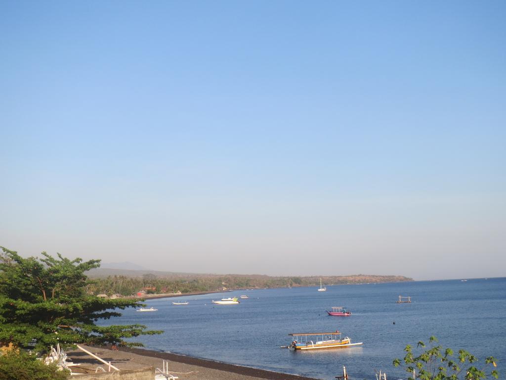 Amed Sari Beach Guesthouse ภายนอก รูปภาพ