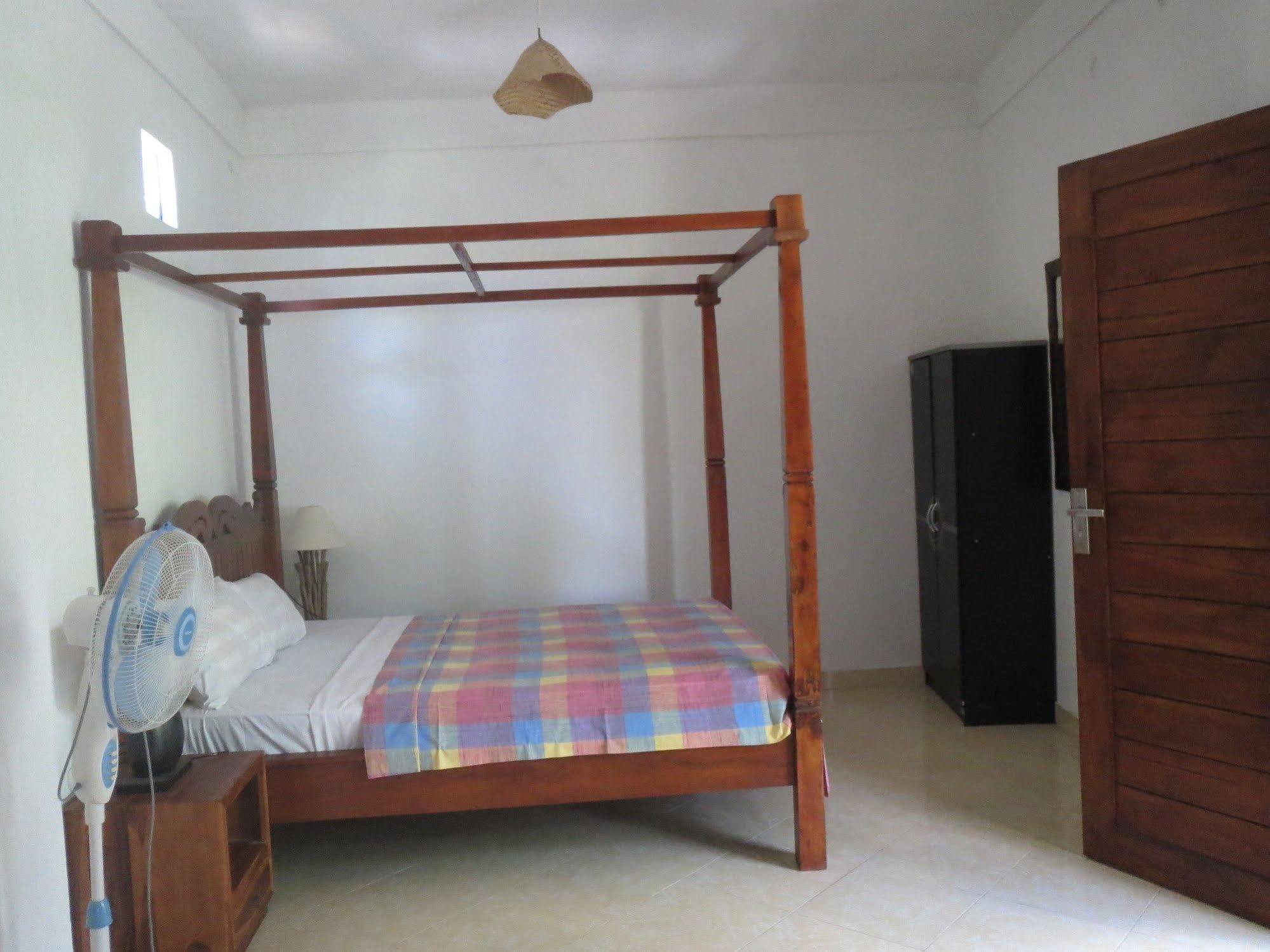 Amed Sari Beach Guesthouse ภายนอก รูปภาพ